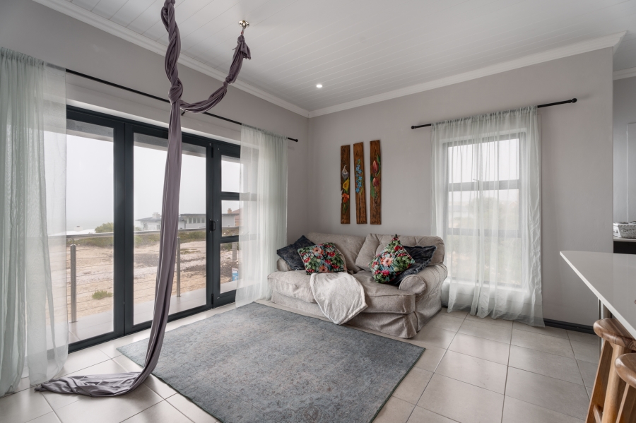 6 Bedroom Property for Sale in Oceanview Heights Western Cape